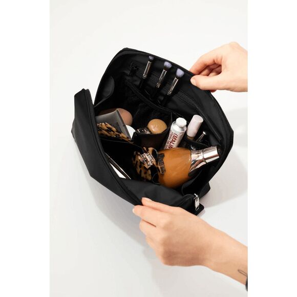 NWT BEIS The Medium Cosmetic Pouch in Black - Picture 3 of 3